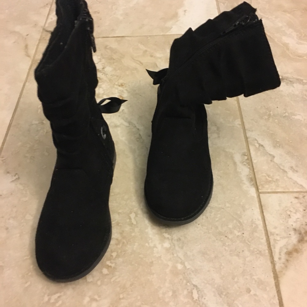 Black boots